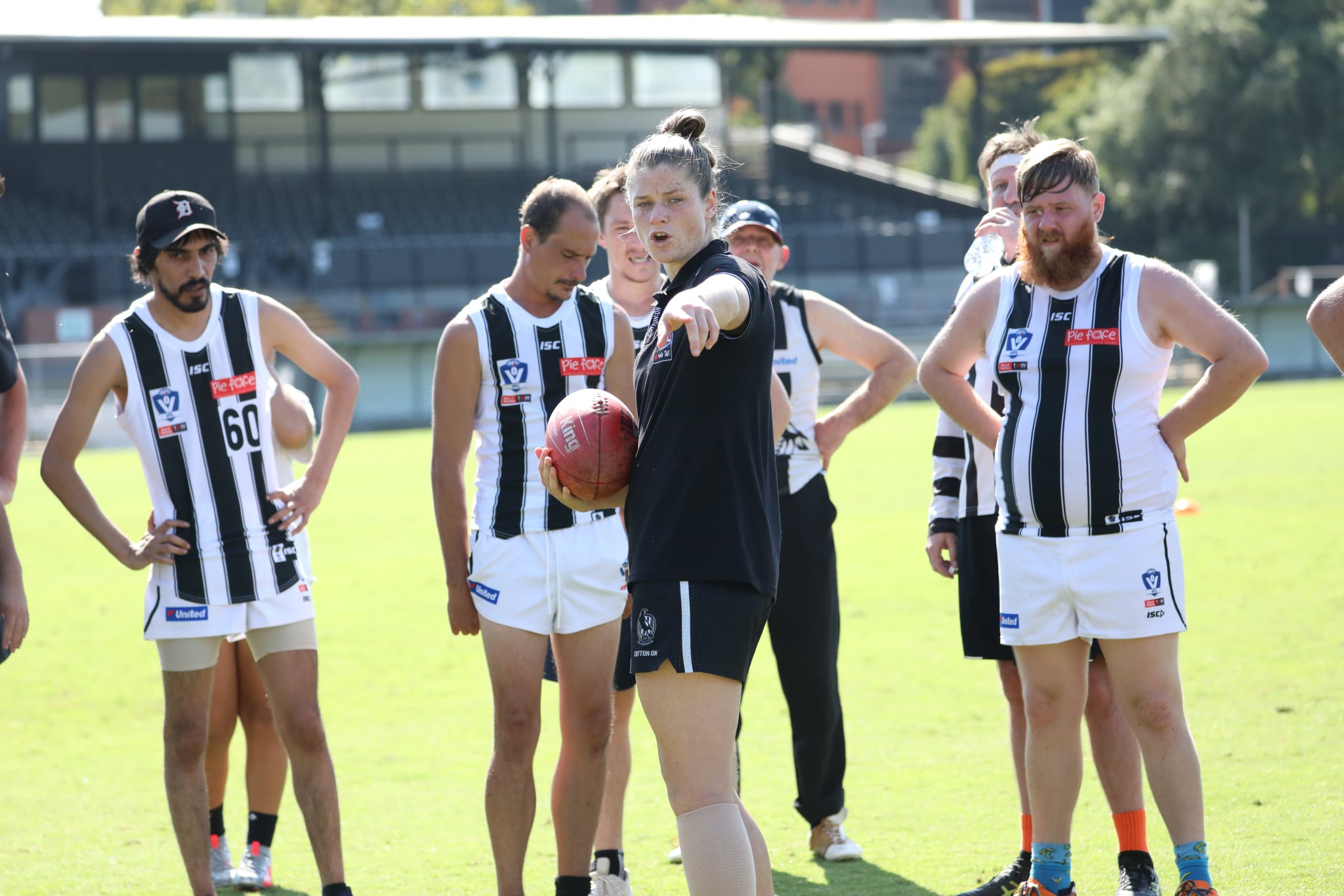 Bri Davey coaches the Reclink Collingwood Knights